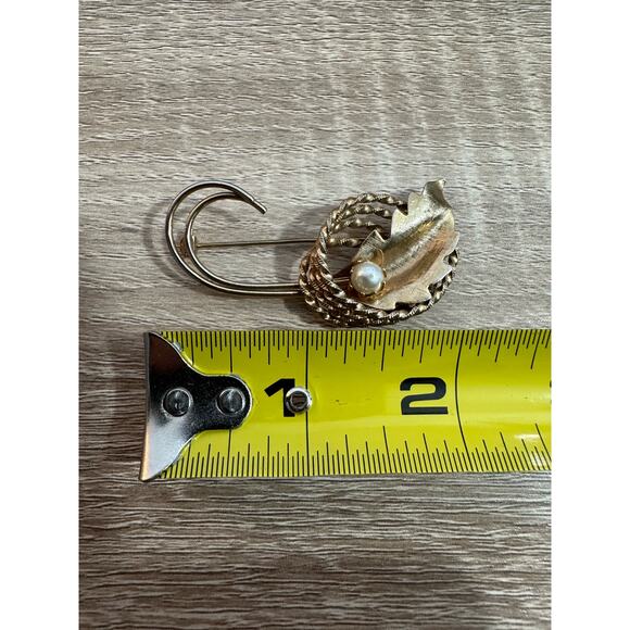 Vintage Wrap Gold Tone Circle Leaf Faux Pearl‎ Pin Brooch Elegant Jewelry - Picture 4 of 9